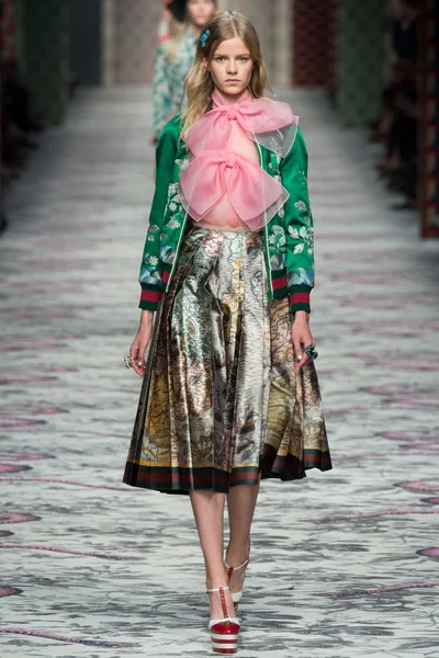 Look 23
